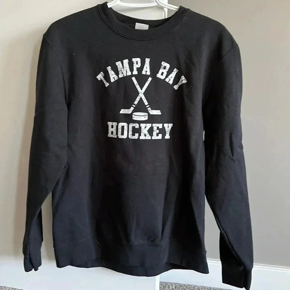 (4) NWT  Tampa Bay Hockey Sweatshirt